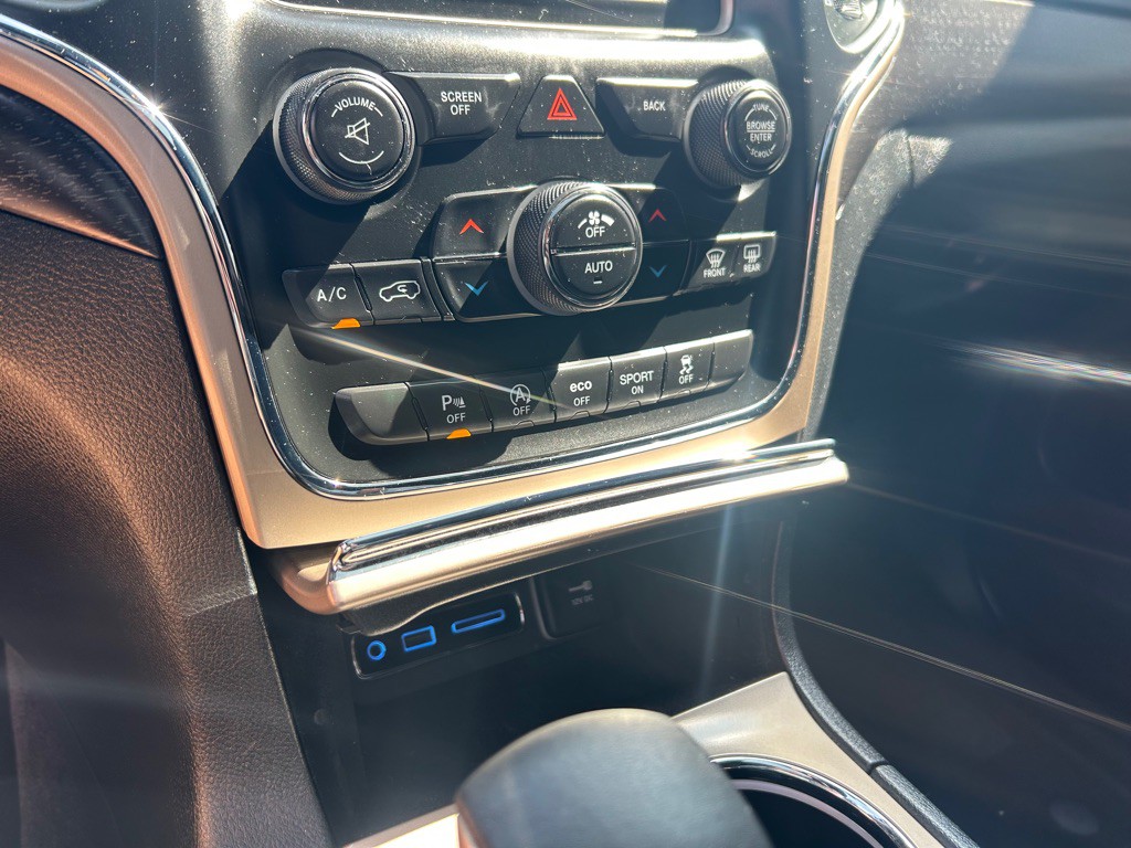 2016 Jeep Grand Cherokee Image 24