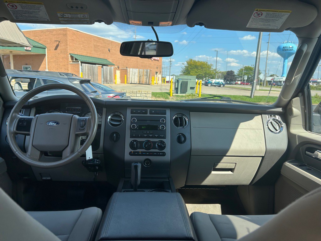 2012 Ford Expedition Image 12