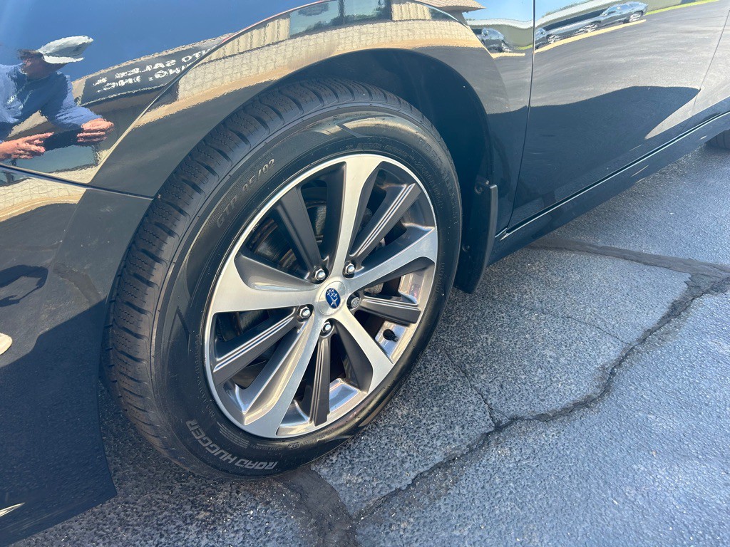 2017 Subaru Legacy Image 4