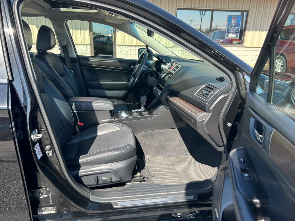 2017 Subaru Legacy Image 7