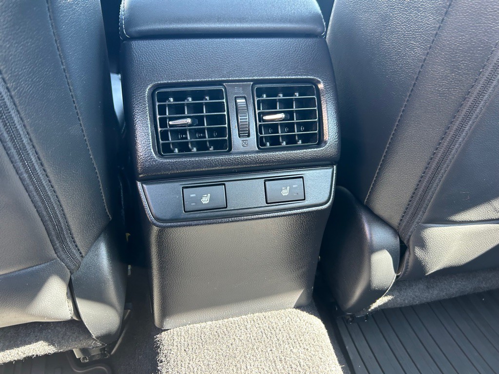 2017 Subaru Legacy Image 13