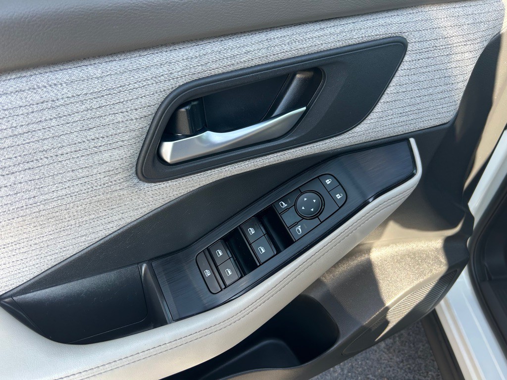 2021 Nissan Rogue Image 14