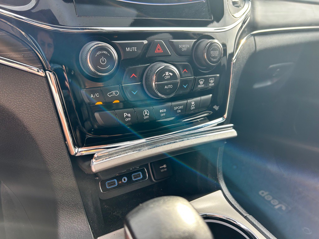 2020 Jeep Grand Cherokee Image 24
