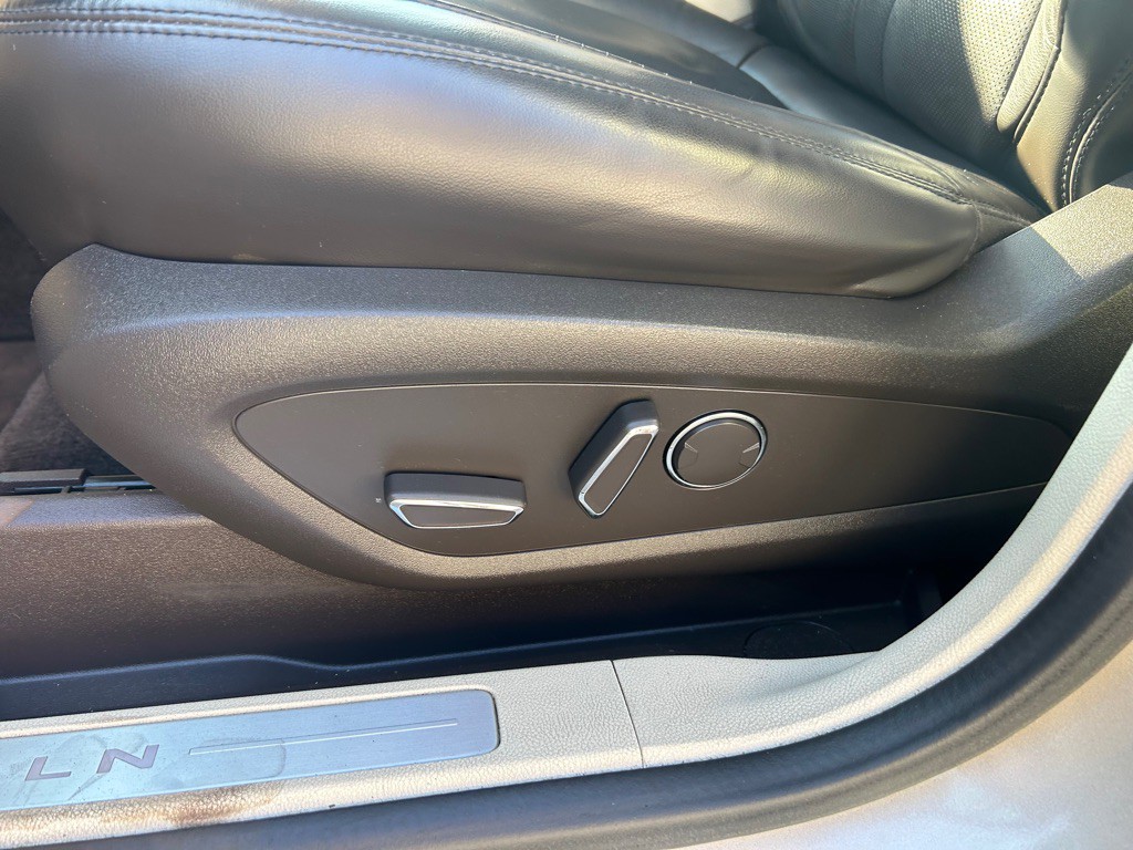 2015 Lincoln MKC Image 16