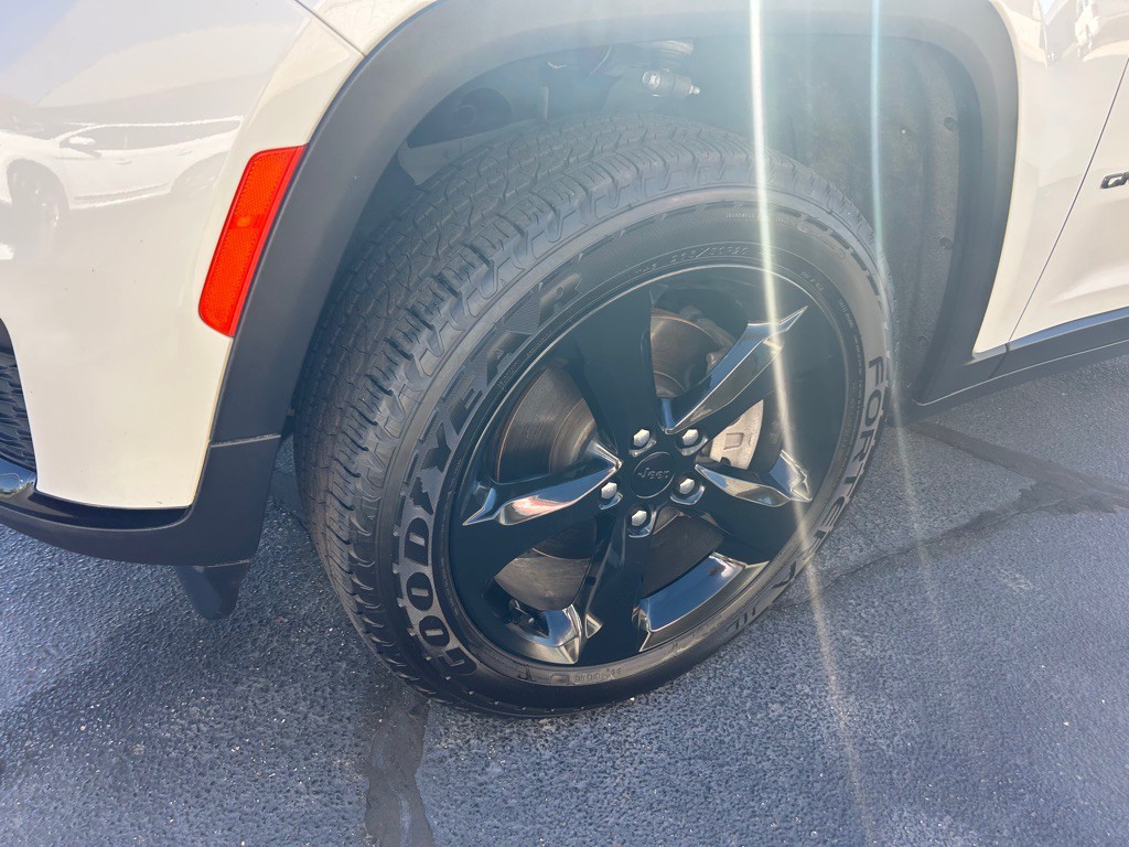 2021 Jeep Grand Cherokee Image 4
