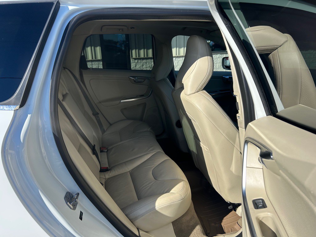 2014 Volvo XC60 Image 9