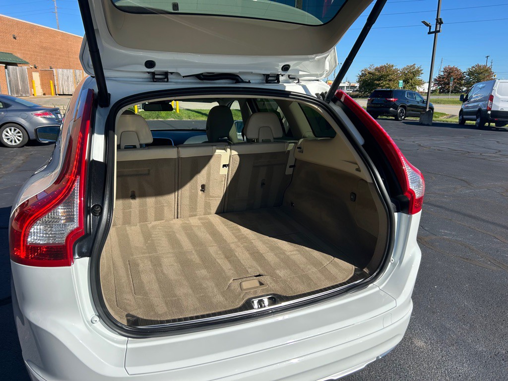 2014 Volvo XC60 Image 10