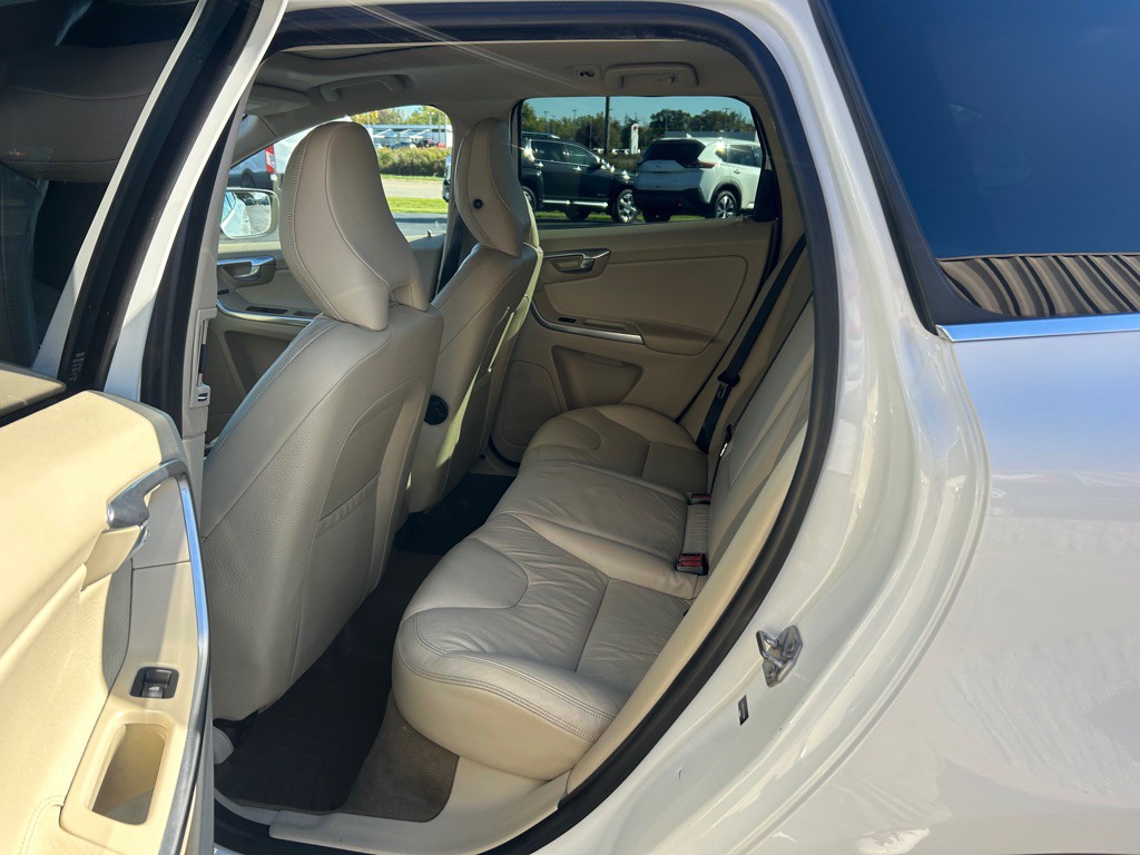 2014 Volvo XC60 Image 12