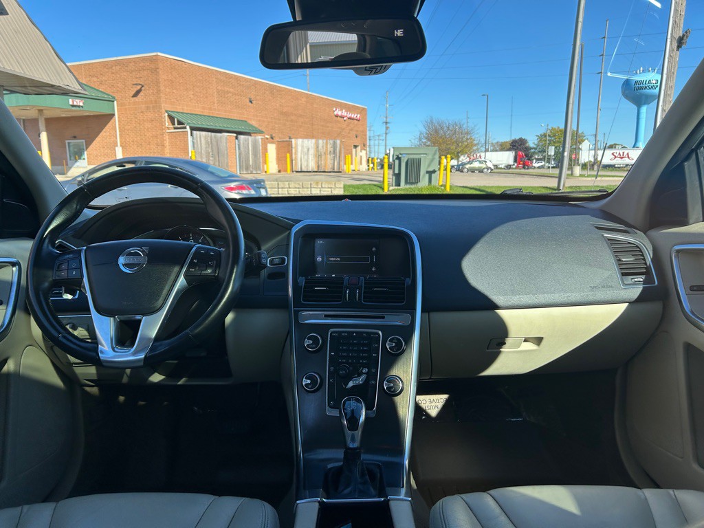 2014 Volvo XC60 Image 14