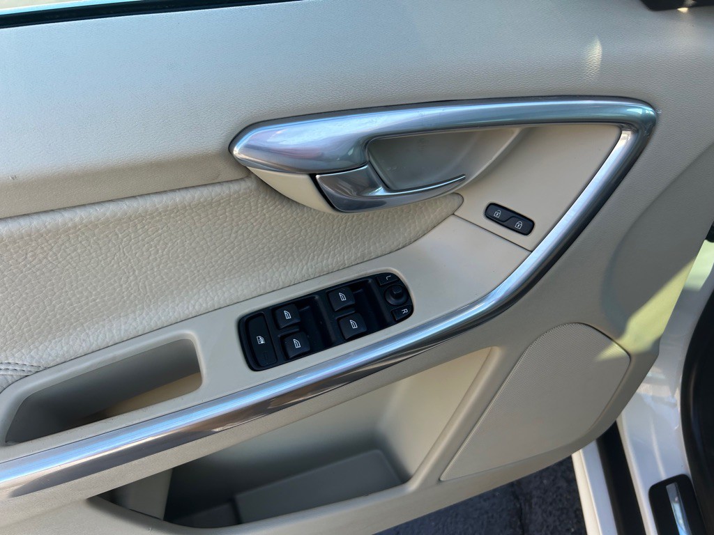 2014 Volvo XC60 Image 17