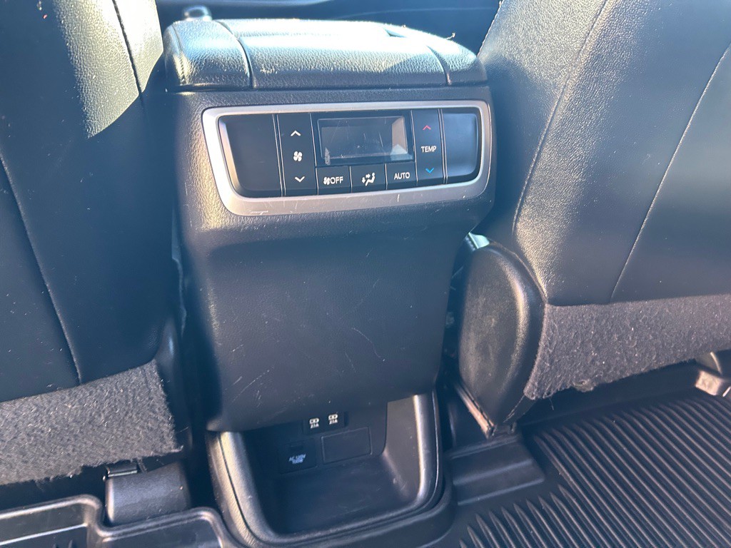 2019 Toyota Highlander Image 16