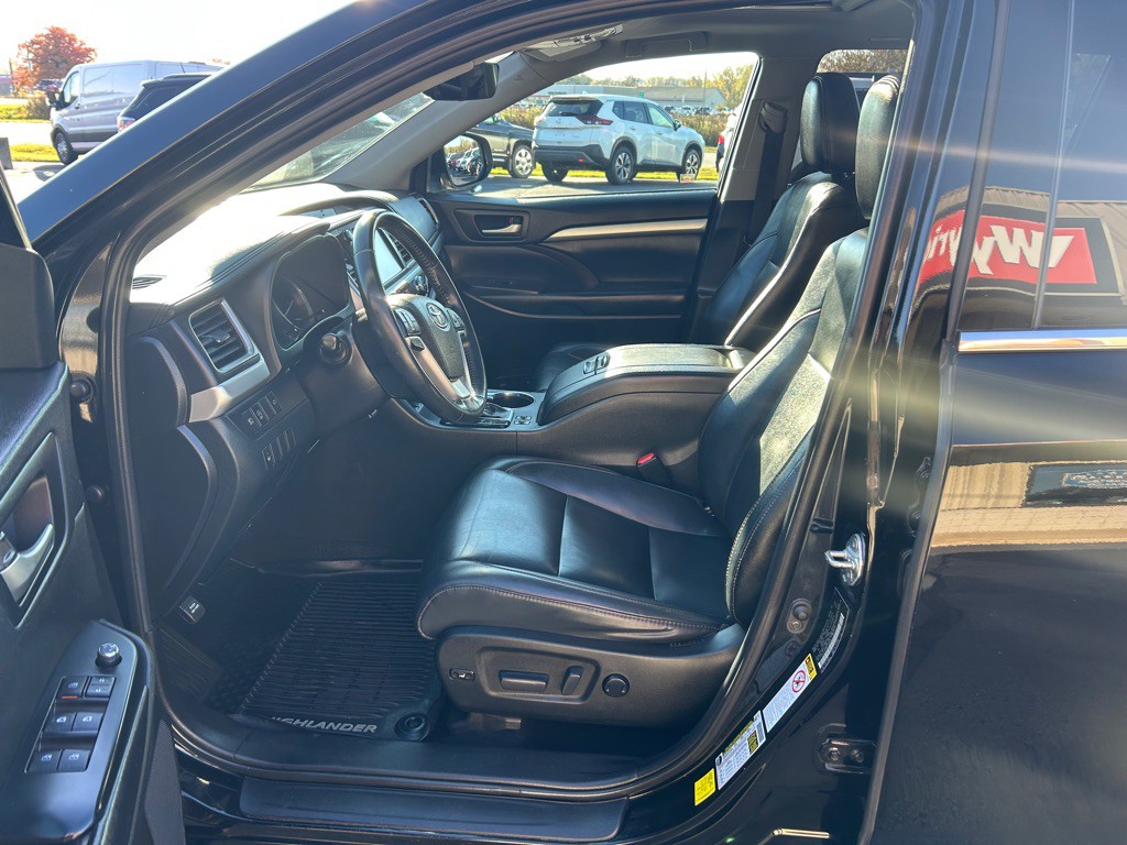 2019 Toyota Highlander Image 17