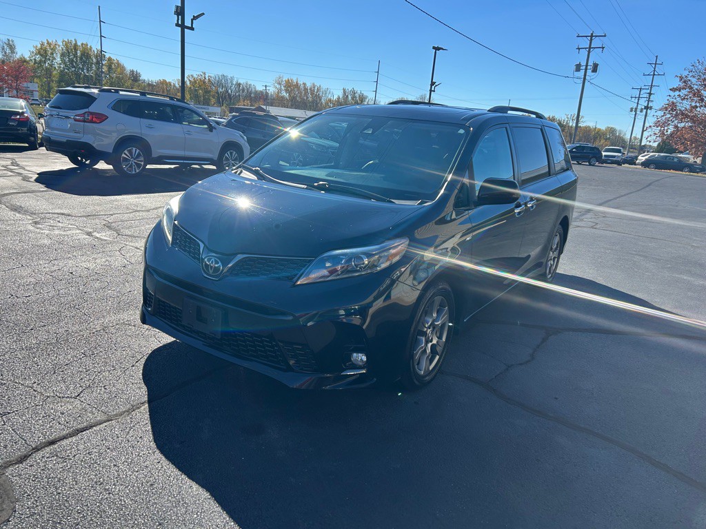 2019 Toyota Sienna Image 3