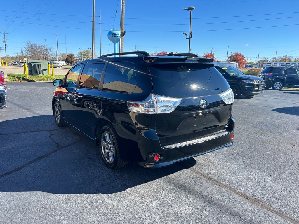 2019 Toyota Sienna Image 5
