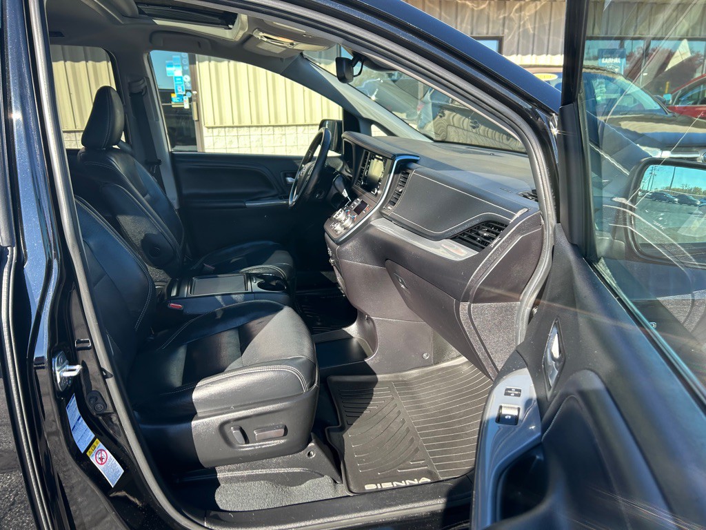 2019 Toyota Sienna Image 7