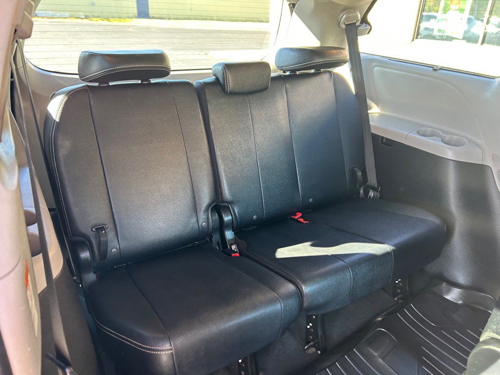 2019 Toyota Sienna Image 9