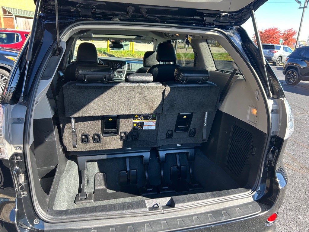2019 Toyota Sienna Image 11