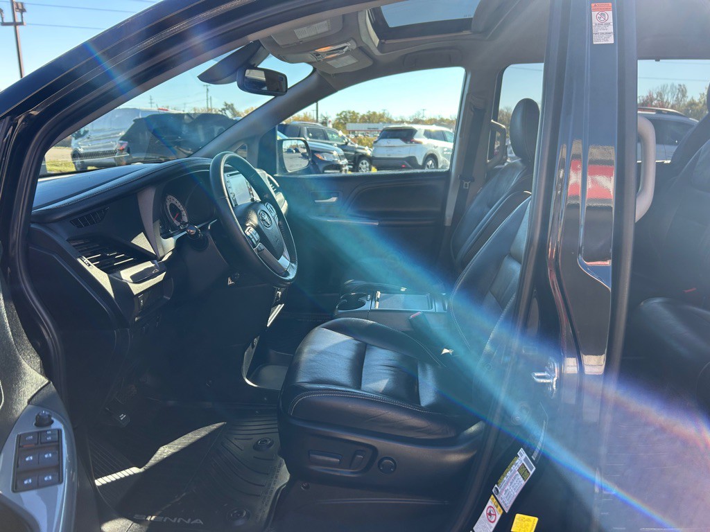 2019 Toyota Sienna Image 17