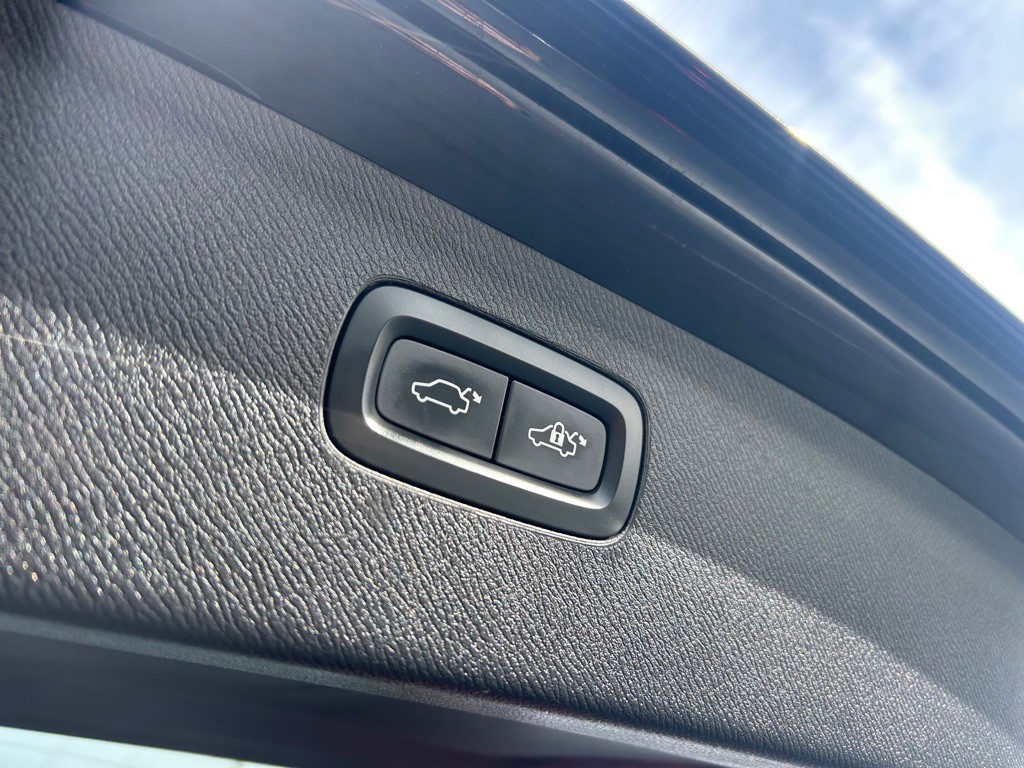 2020 Volvo XC90 Image 12