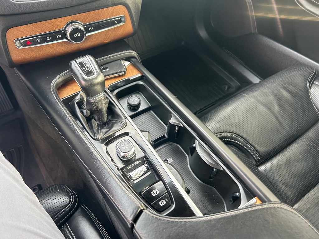 2020 Volvo XC90 Image 28