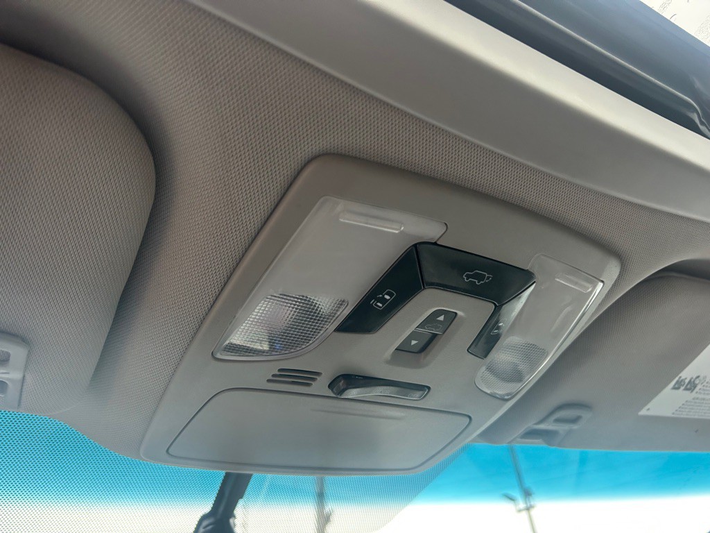 2017 Toyota Sienna Image 30