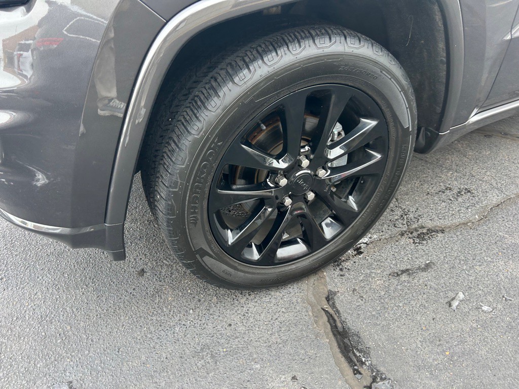 2017 Jeep Grand Cherokee Image 4