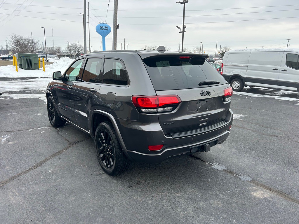 2017 Jeep Grand Cherokee Image 5