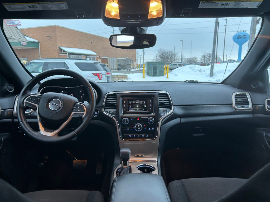 2017 Jeep Grand Cherokee Image 12