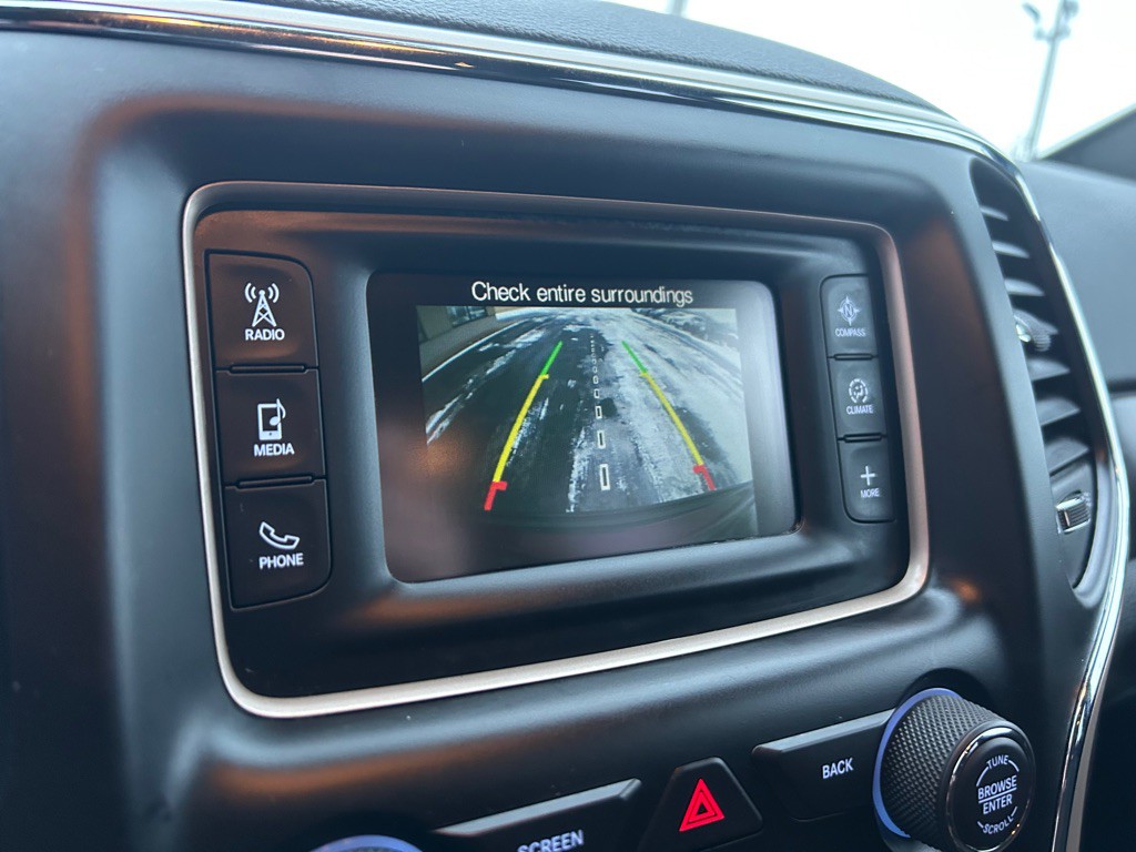 2017 Jeep Grand Cherokee Image 22