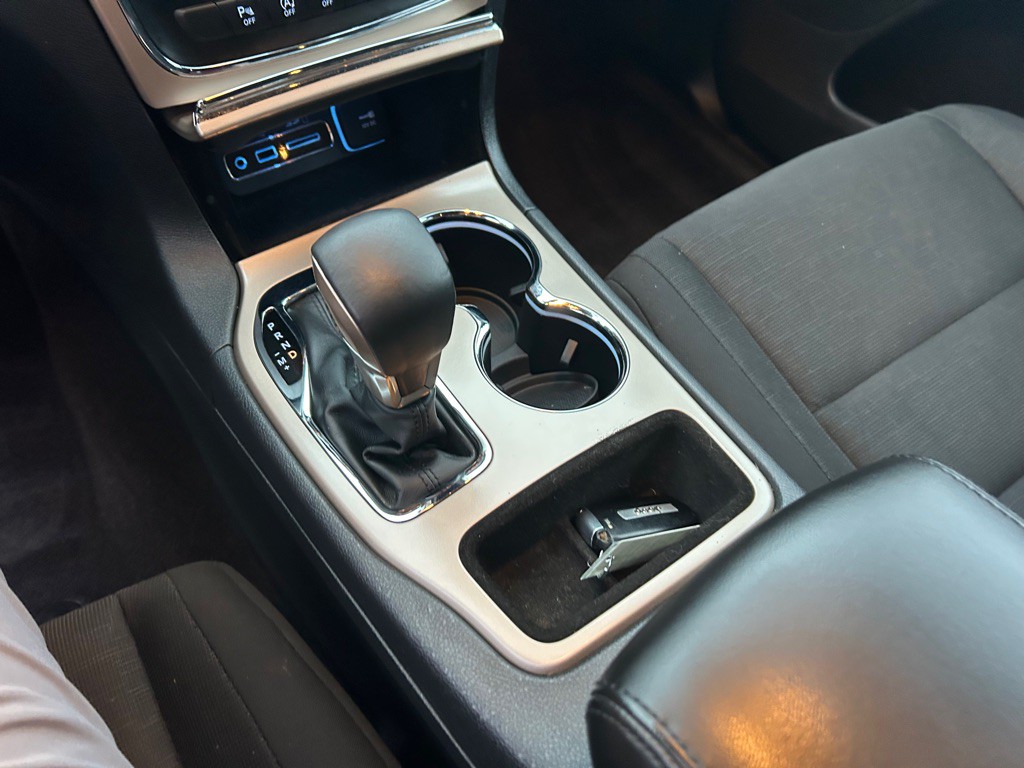 2017 Jeep Grand Cherokee Image 24