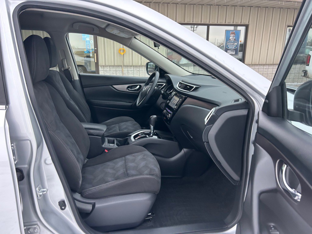 2015 Nissan Rogue Image 8