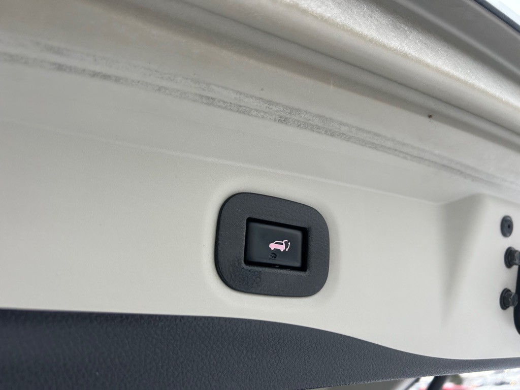 2015 Nissan Rogue Image 11