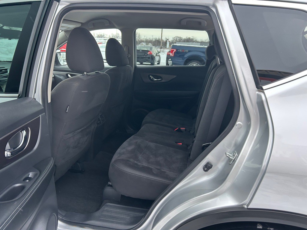 2015 Nissan Rogue Image 12