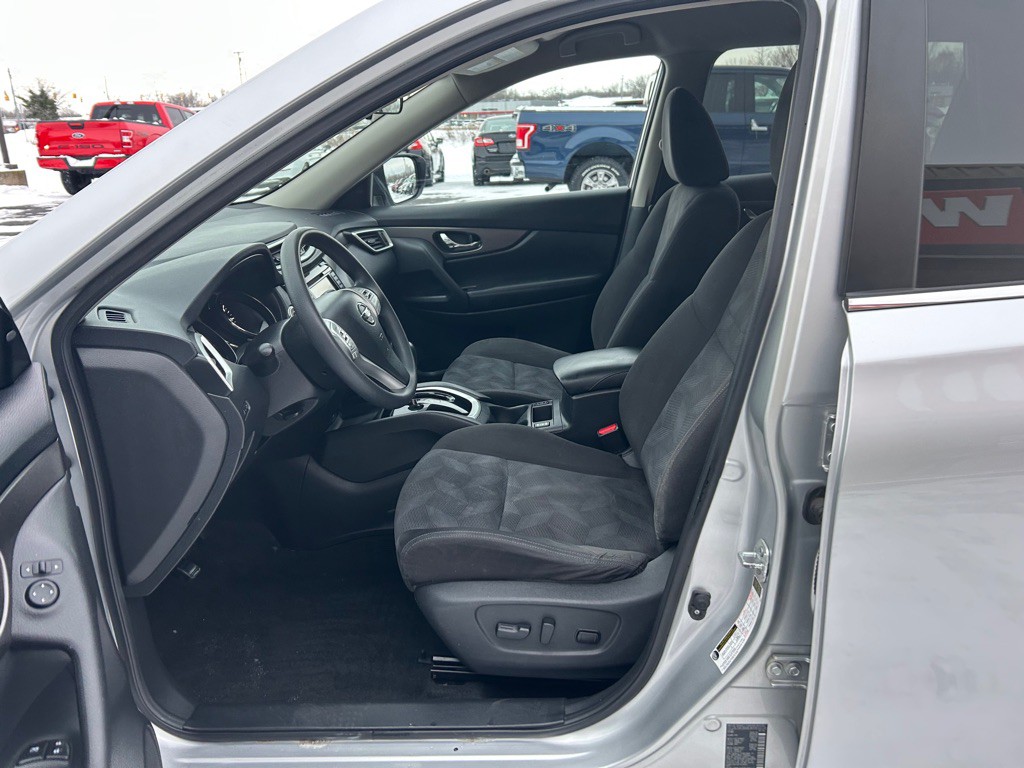 2015 Nissan Rogue Image 14