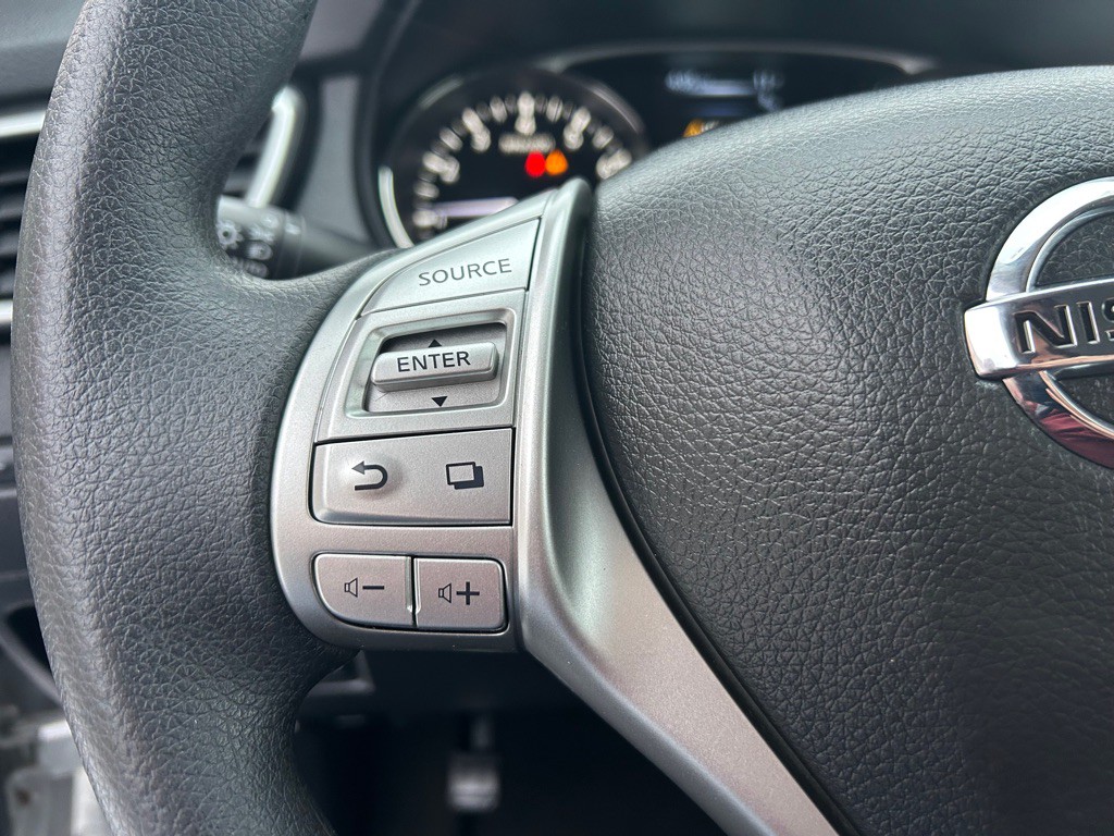 2015 Nissan Rogue Image 19