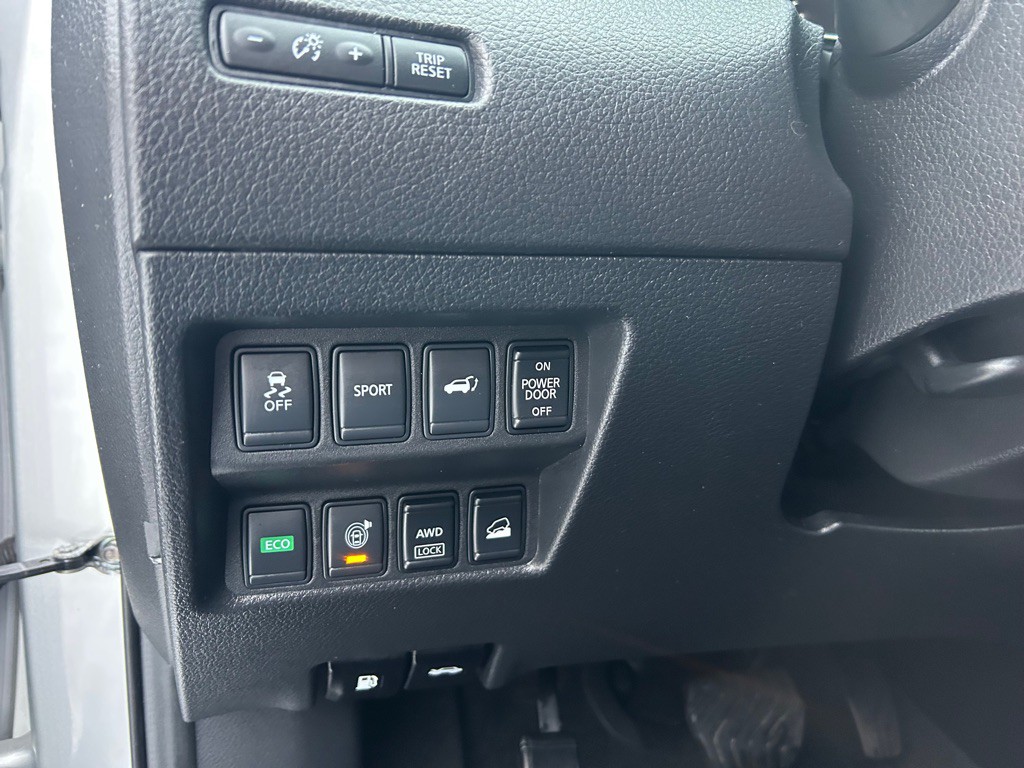 2015 Nissan Rogue Image 21