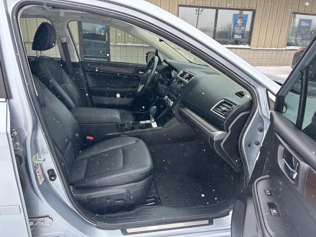 2017 Subaru Legacy Image 7