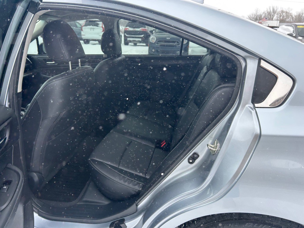 2017 Subaru Legacy Image 10