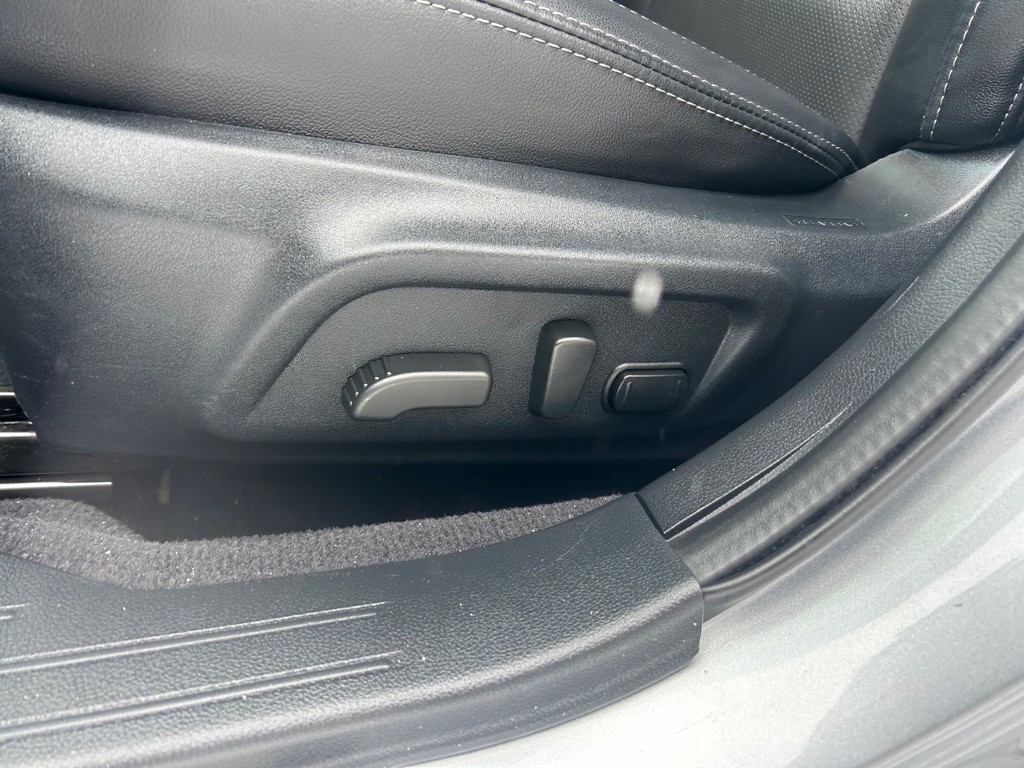 2017 Subaru Legacy Image 16