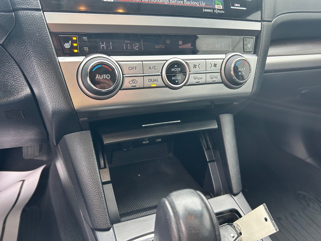 2017 Subaru Legacy Image 24