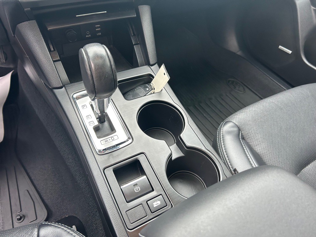 2017 Subaru Legacy Image 25