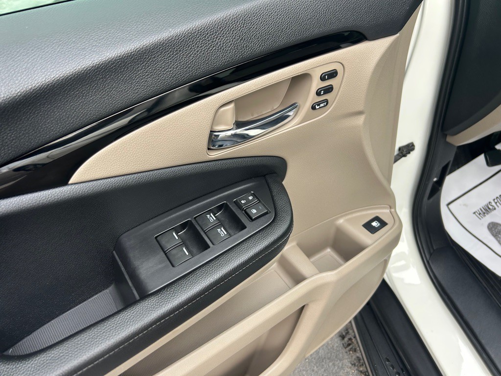 2019 Honda Ridgeline Image 16