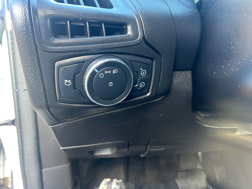 2013 Ford Focus Image 16