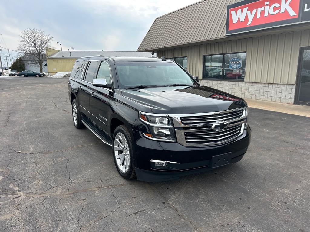 2018 Chevrolet Suburban Image 2