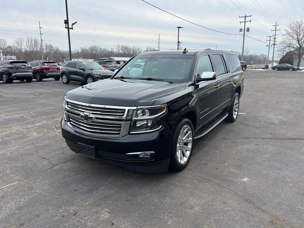 2018 Chevrolet Suburban Image 3