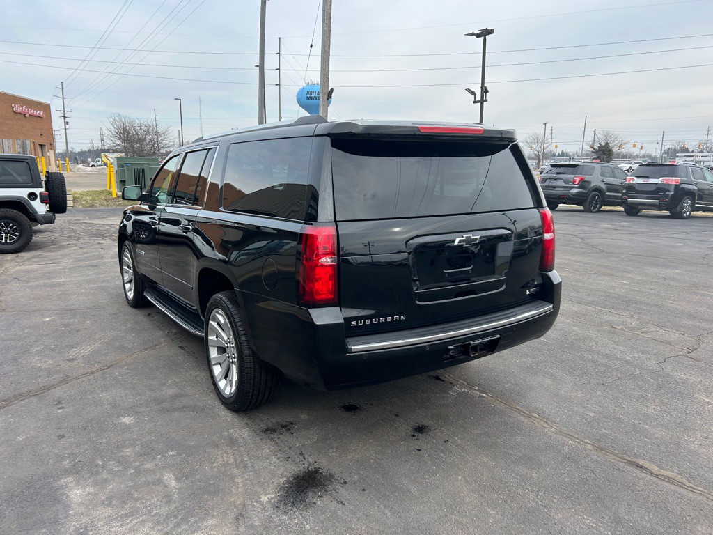 2018 Chevrolet Suburban Image 5