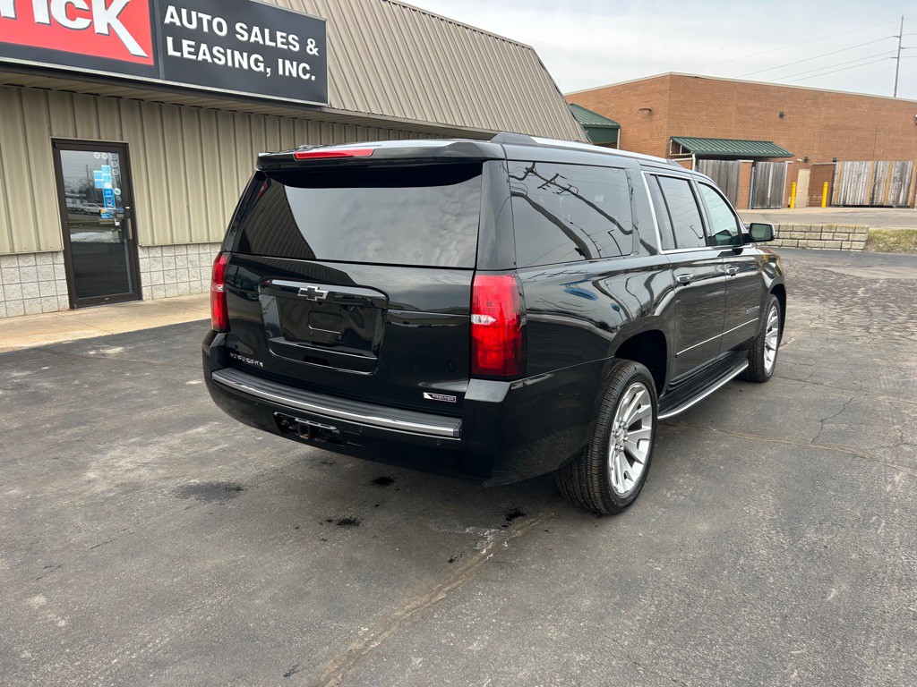 2018 Chevrolet Suburban Image 6
