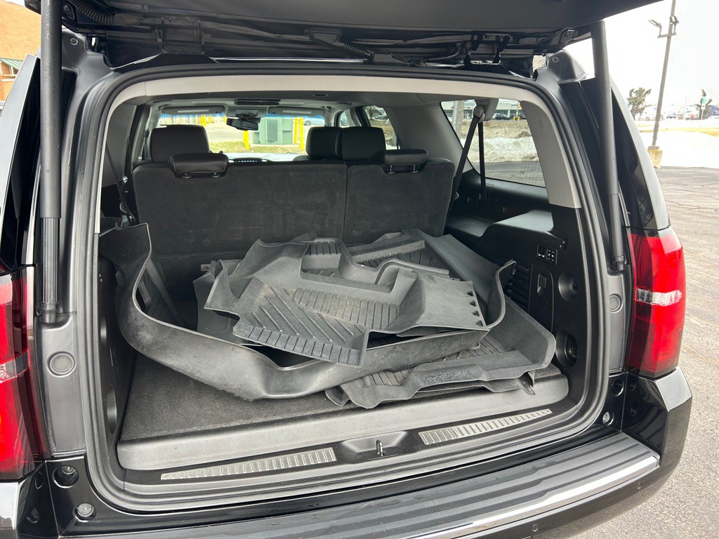 2018 Chevrolet Suburban Image 11