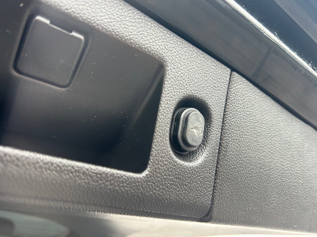 2018 Chevrolet Suburban Image 12