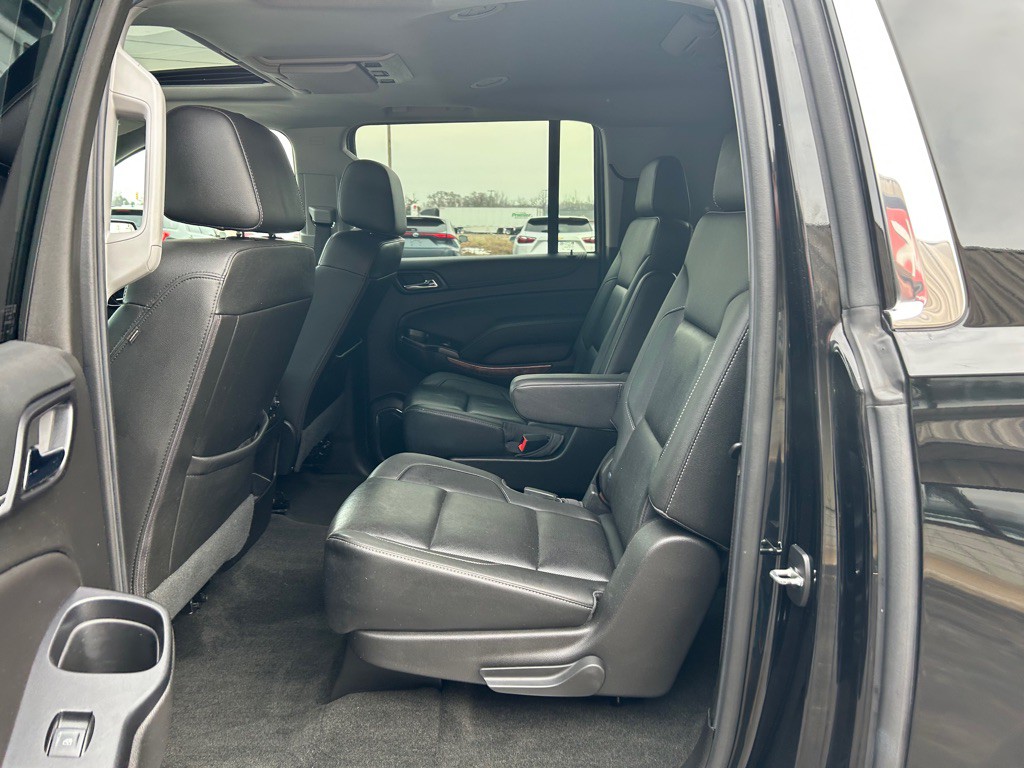 2018 Chevrolet Suburban Image 14